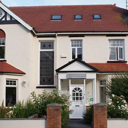 Cleave Court Guest House Ландъндо Екстериор снимка