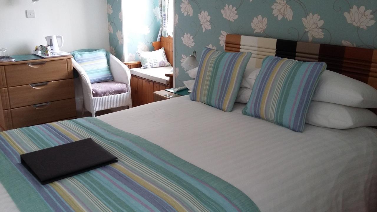 Cleave Court Guest House Ландъндо Екстериор снимка
