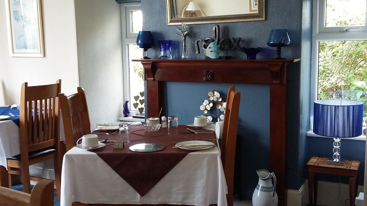 Cleave Court Guest House Ландъндо Екстериор снимка
